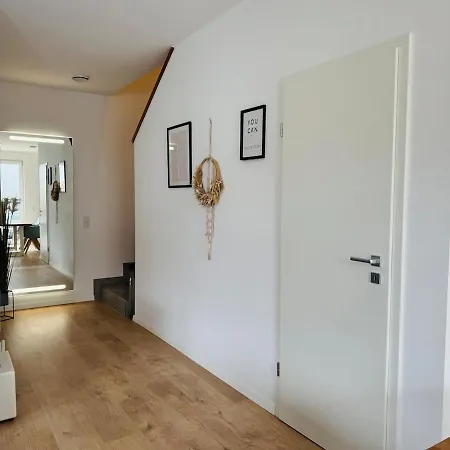Neubau Mit Hauscharakter In Weinsheim Appartamento